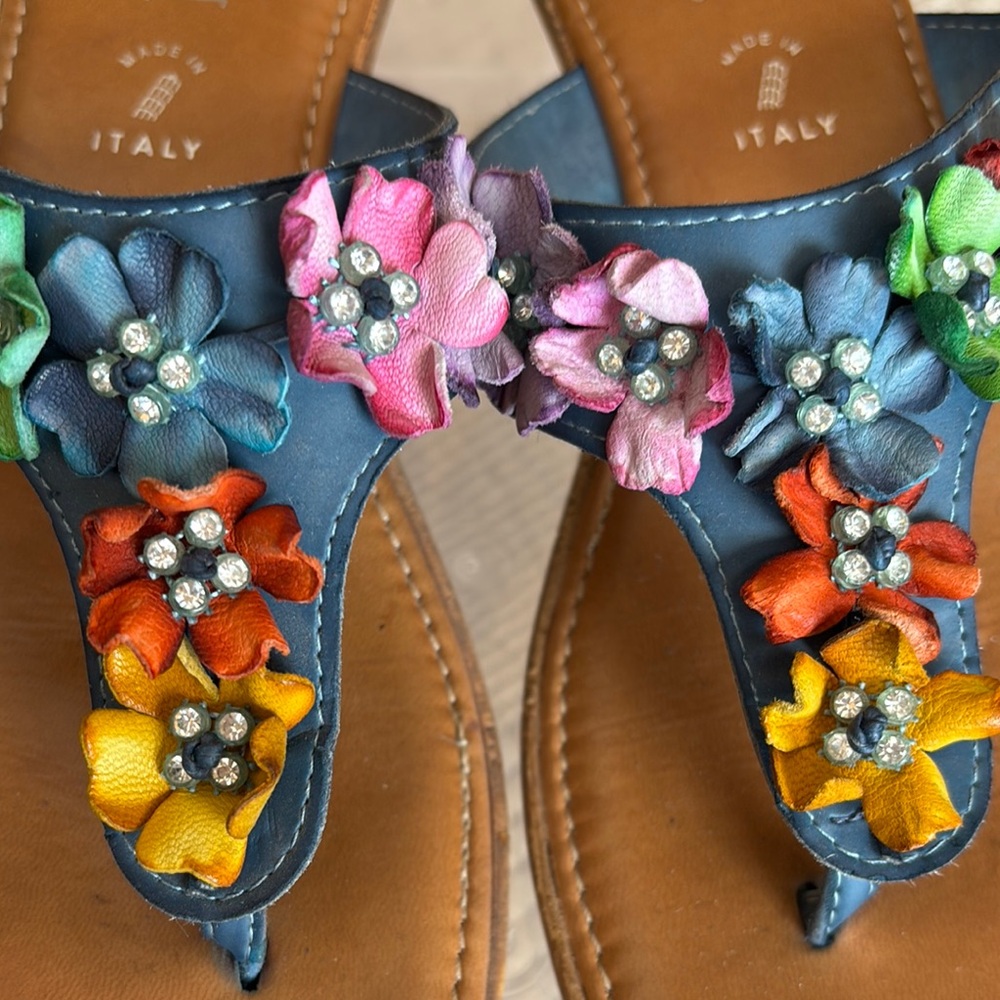 Italian Shoemakers Women's Floral Sandals - Multicolor 10 - Picture 2 of 7